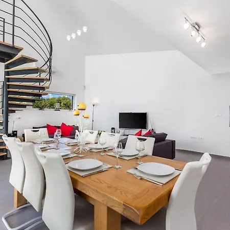 Villa Elsa With Private Pool Overlooking Private Olive Grove *